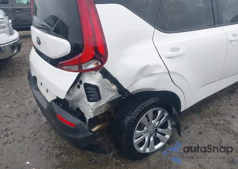 2020 Kia Soul Lx z USA, uszkodzony, nr VIN KNDJ23AU7L7081978